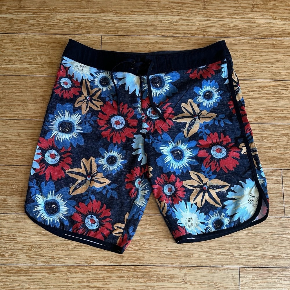 Mossimo Supply Men's Black Floral Print Swim Trunks Size 36